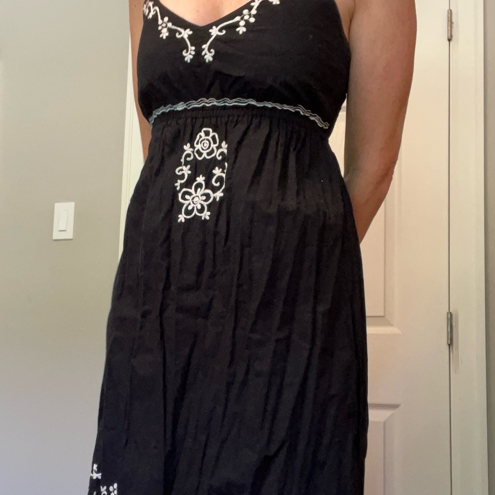 Costa Blanca Black Dress with White Embroidery